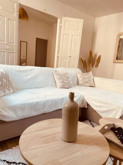 Charmant Appartement Lautrec 0*,  Fransa